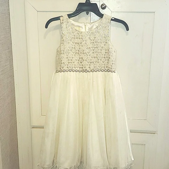American Princess | Dresses | Little Girl Creme Colored Dress With Gold Accents Size 8 | Poshmark American Princess | Dresses | Little Girl Creme Colored Dress With Gold Accents Size 8 | Poshmark